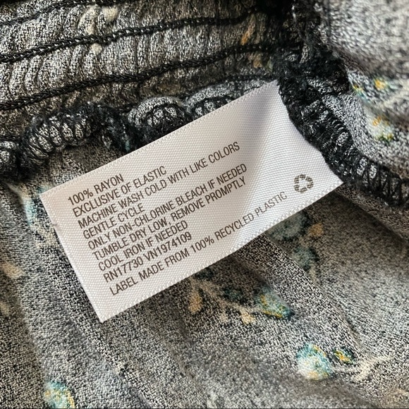 Wild Fable Peplum Floral Button Blouse | Black | XS - Picture 10 of 11